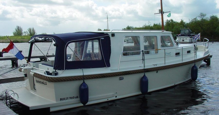 Motorboot 'EVITA Jetten Bully 9.60 Meter ok' huren in Friesland |  Yachtcharter Westerdijk